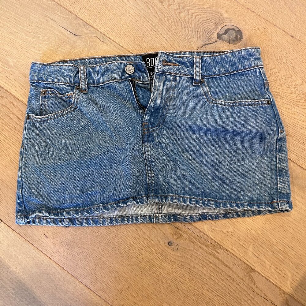 Urban Outfitters BDG Jean Miniskirt Size S, 26